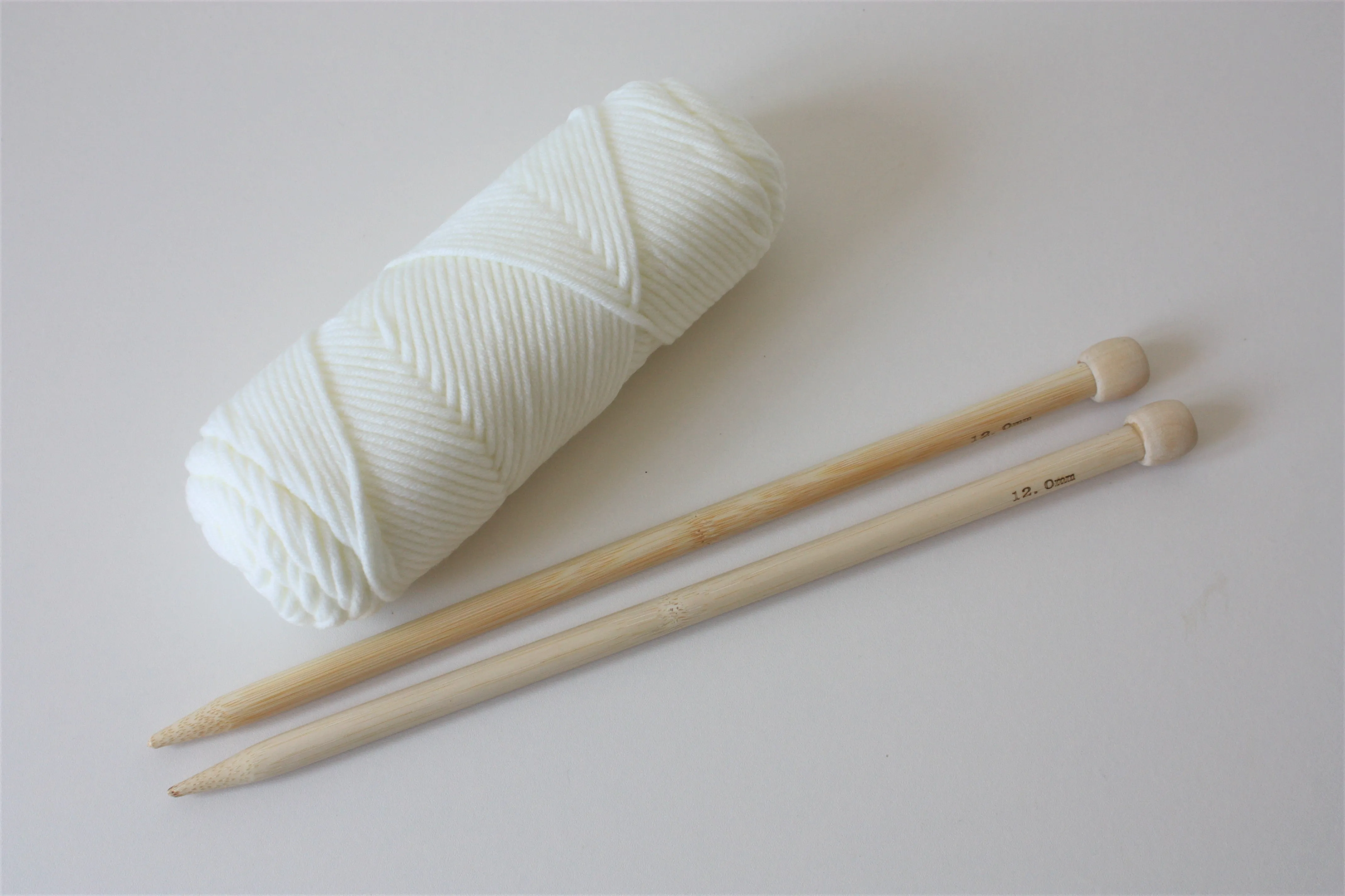 12mm (Size 17) Bamboo Knitting Needles - Perfect For Chunky Knitters