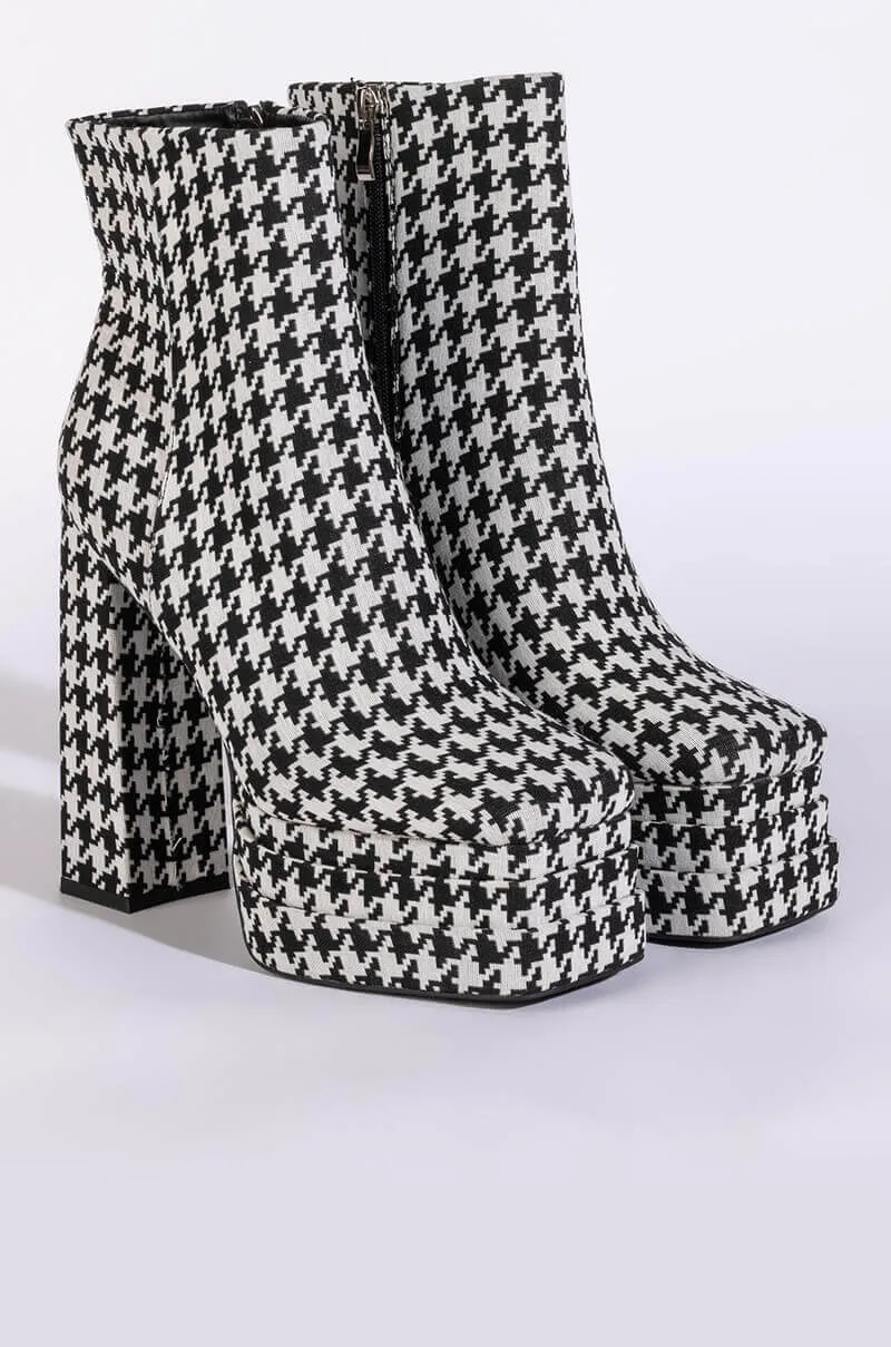 AZALEA WANG CAYENNE HOUNDSTOOTH CHUNKY BOOTIE IN BLACK WHITE