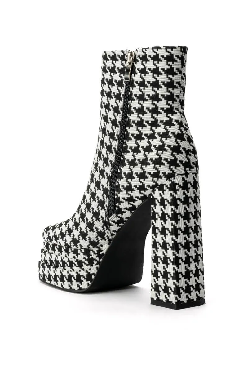 AZALEA WANG CAYENNE HOUNDSTOOTH CHUNKY BOOTIE IN BLACK WHITE