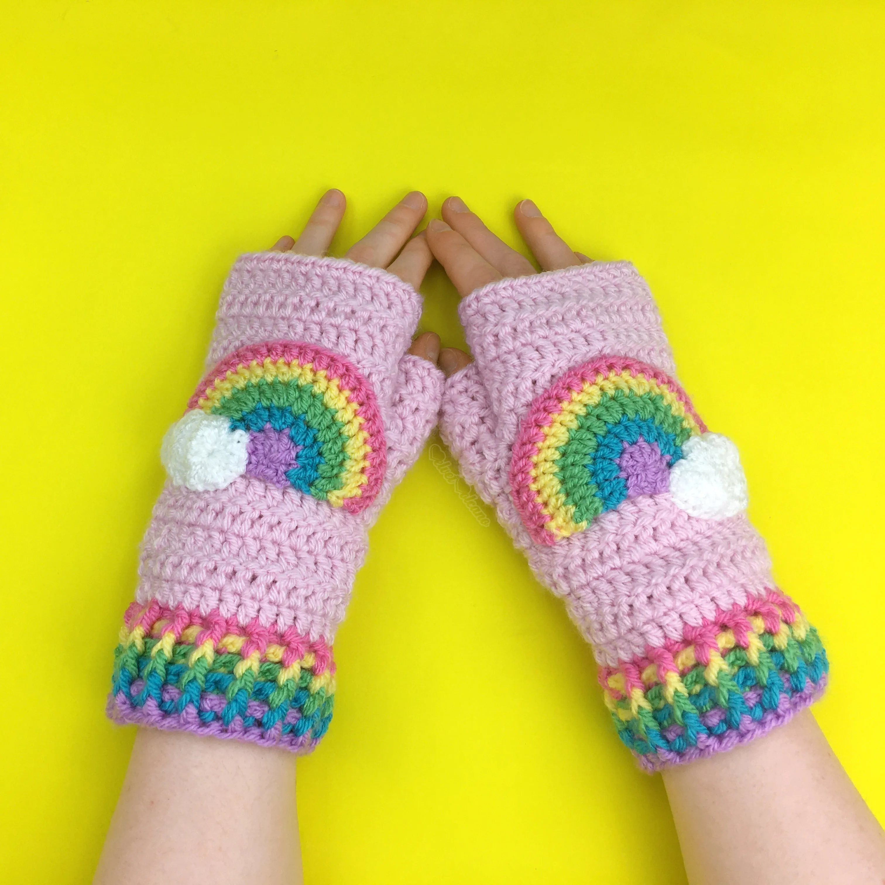 Chunky Pastel Rainbow Cloud Scarf & Fingerless Gloves Set (Baby Pink)