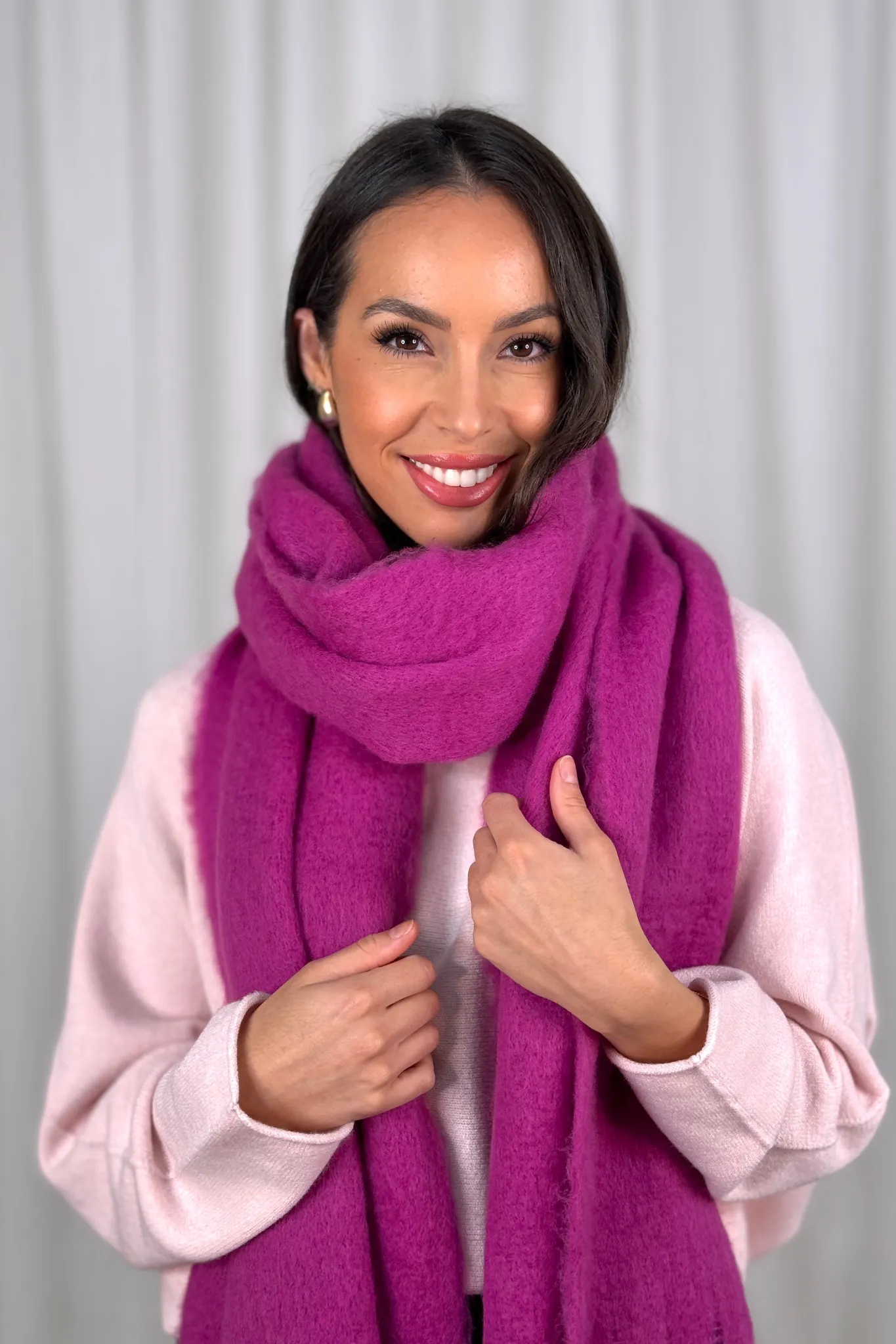 Frankie Tassel Scarf In Magenta