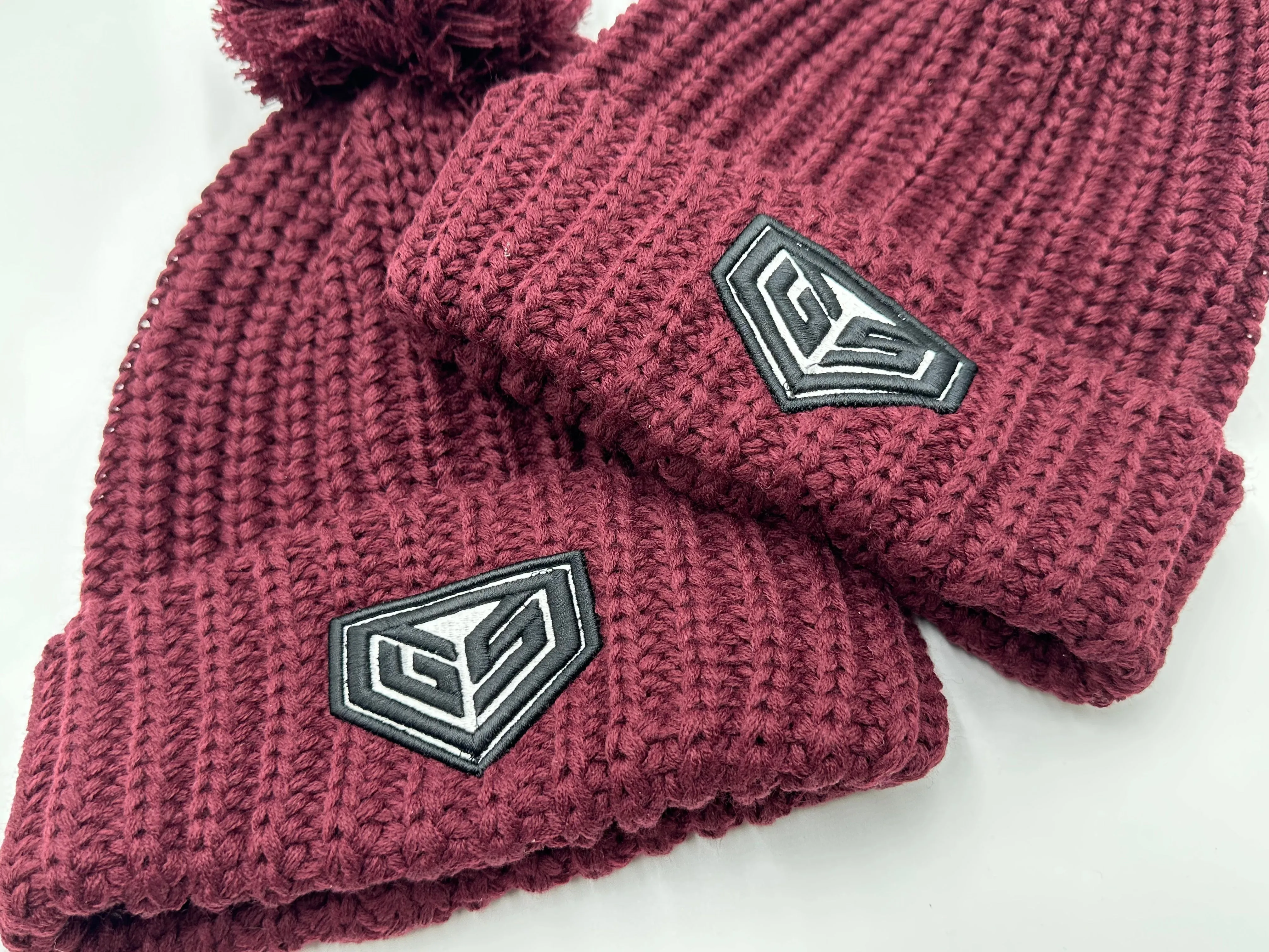 GS Crest Chunky Pom Pom Beanie - Burgandy