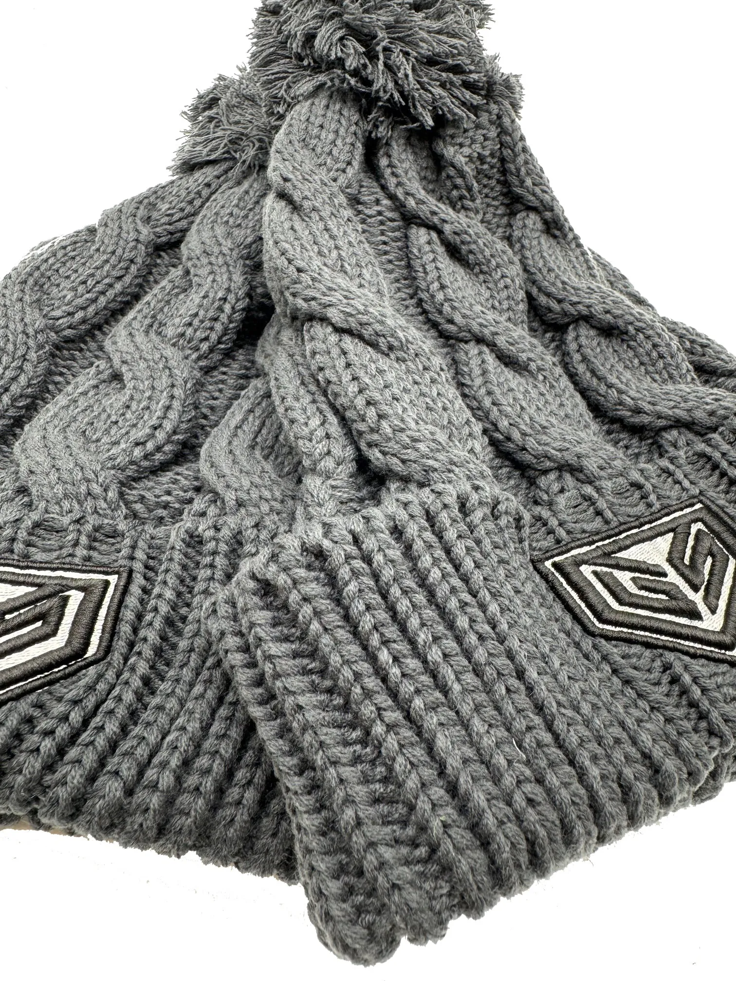 GS Crest Chunky Pom Pom Beanie - Charcoal