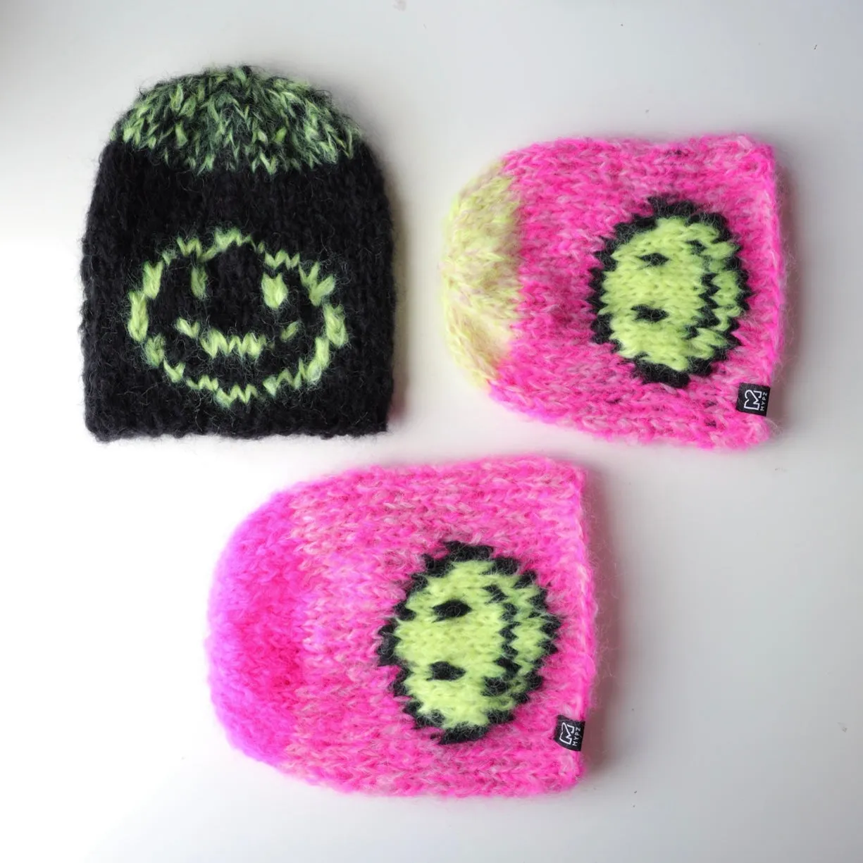 Knitting Kit – Chunky mohair Smiley beanies Pink 1 adult   2 kid beanies (ENG-NL)