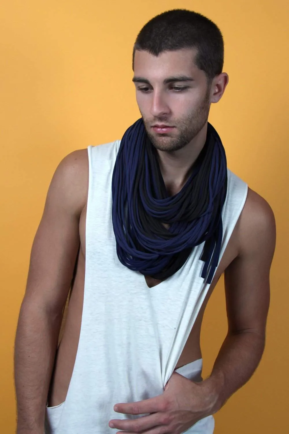 Necklush Chunky Scarf / Black & Navy Blue / Unisex