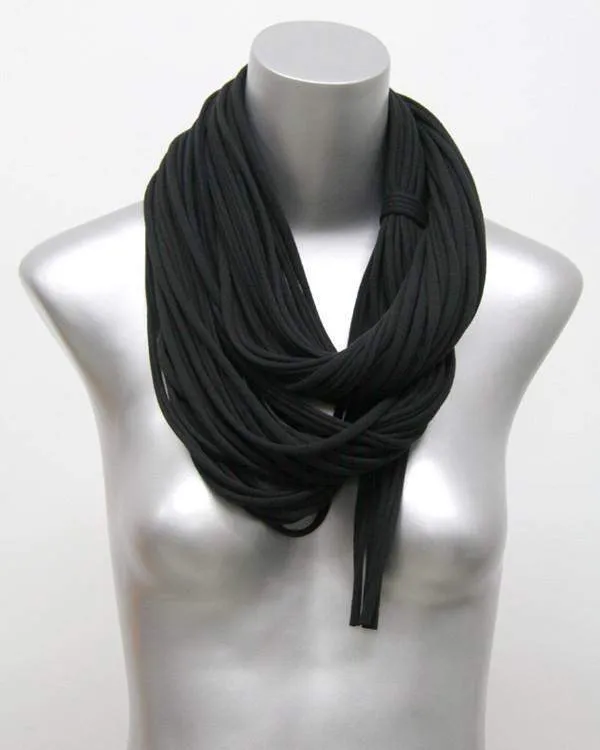 Necklush Chunky Scarf / Black / Unisex