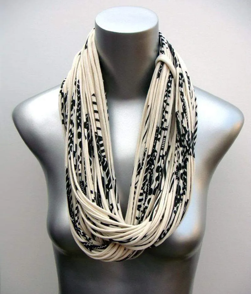 Necklush Chunky Scarf / Cream White Black / Unisex