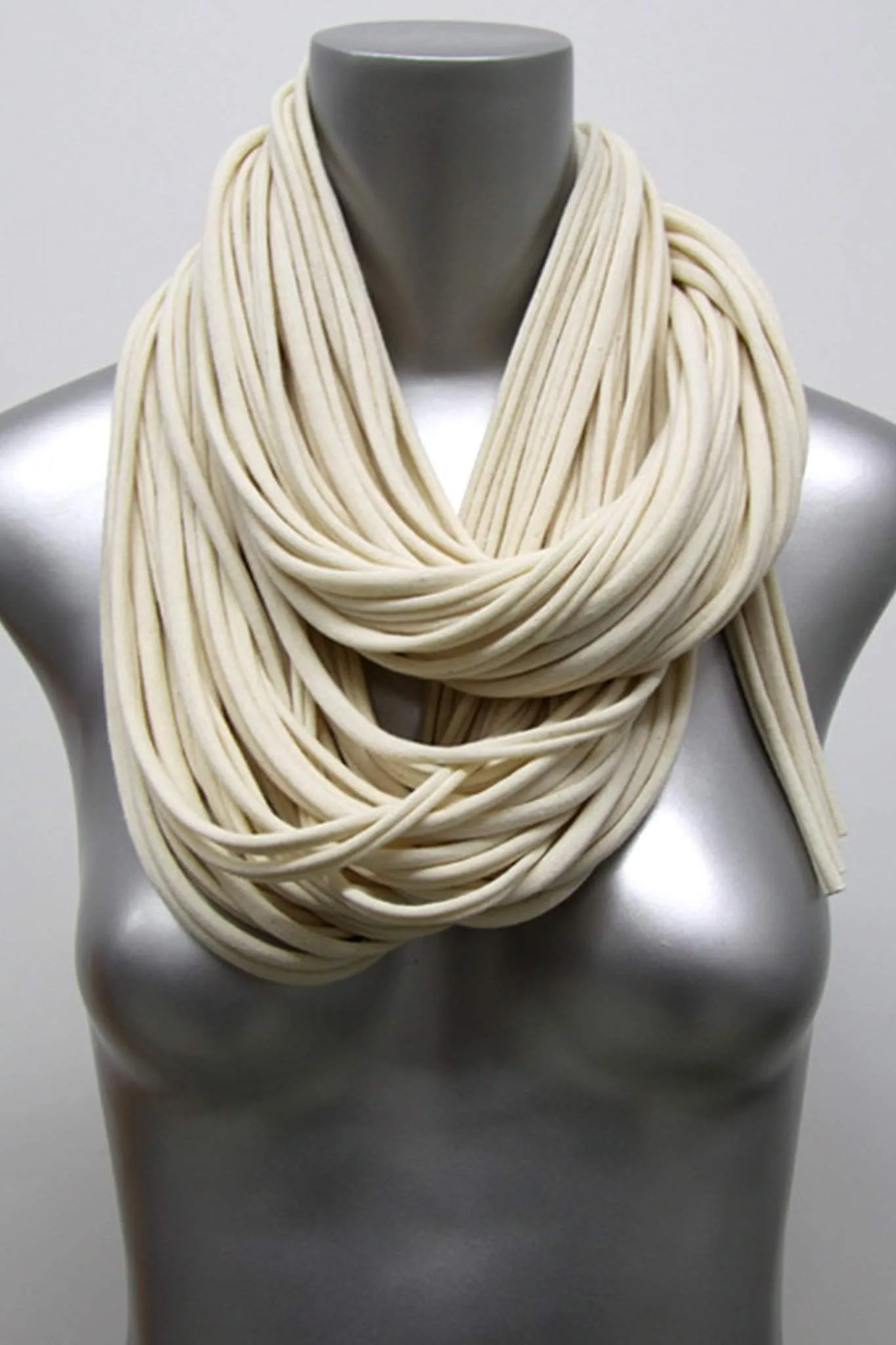 Necklush Chunky Scarf / Cream White / Unisex