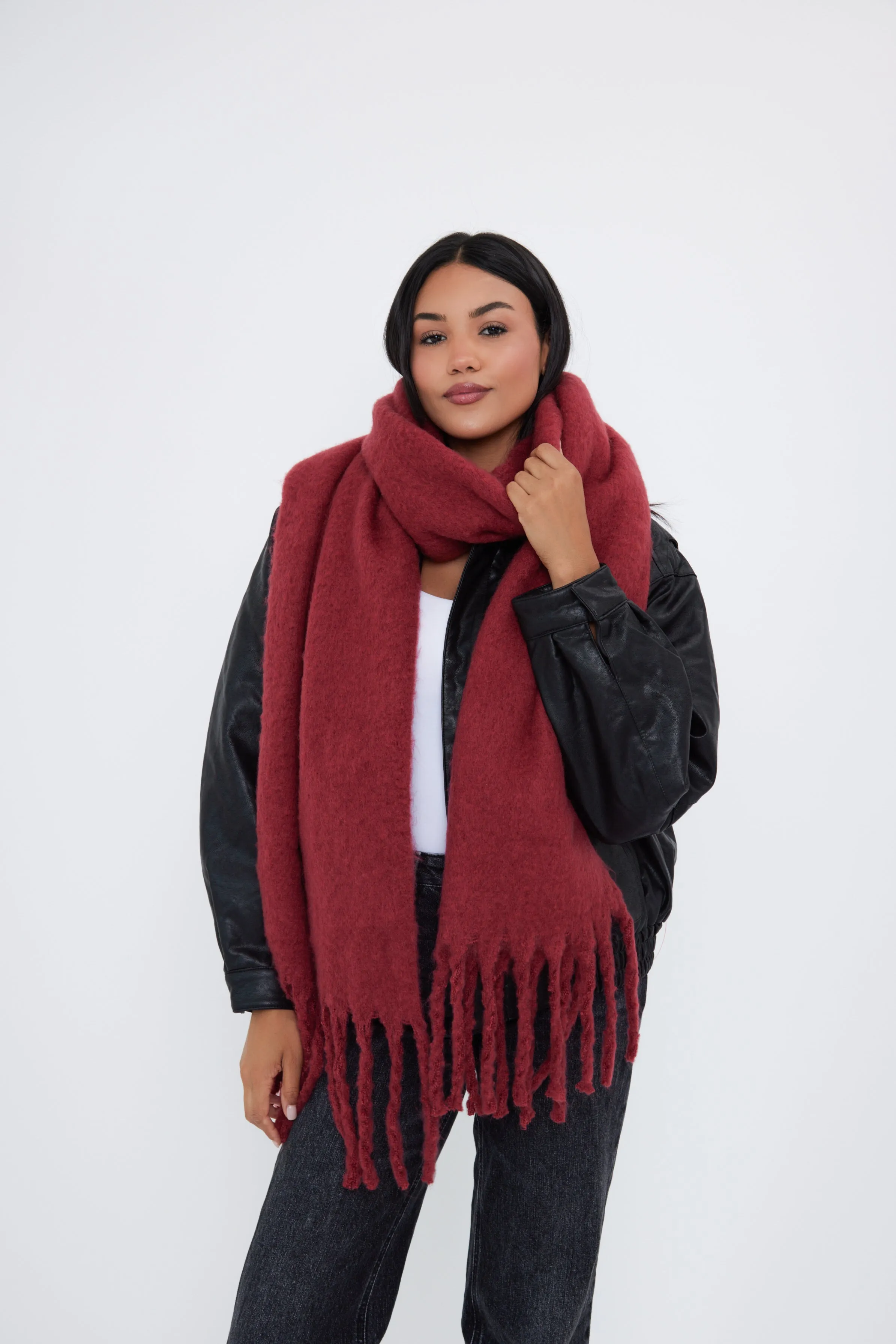 Oversized Chunky Blanket Scarf in Burgundy Red