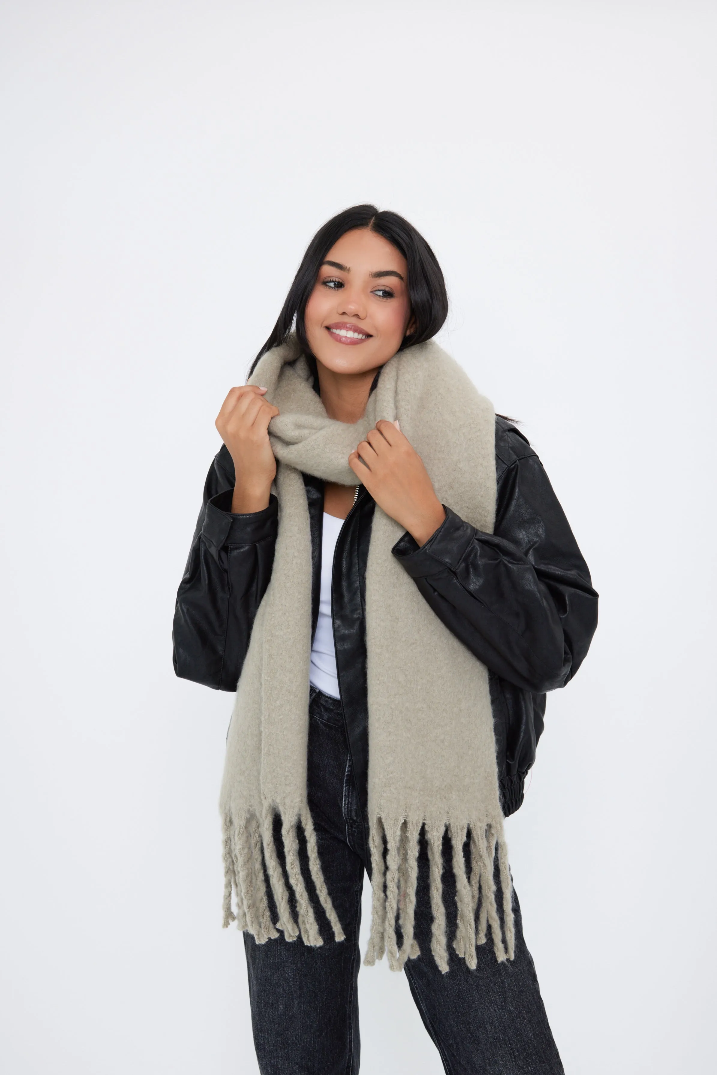 Oversized Chunky Blanket Scarf in Grey Beige