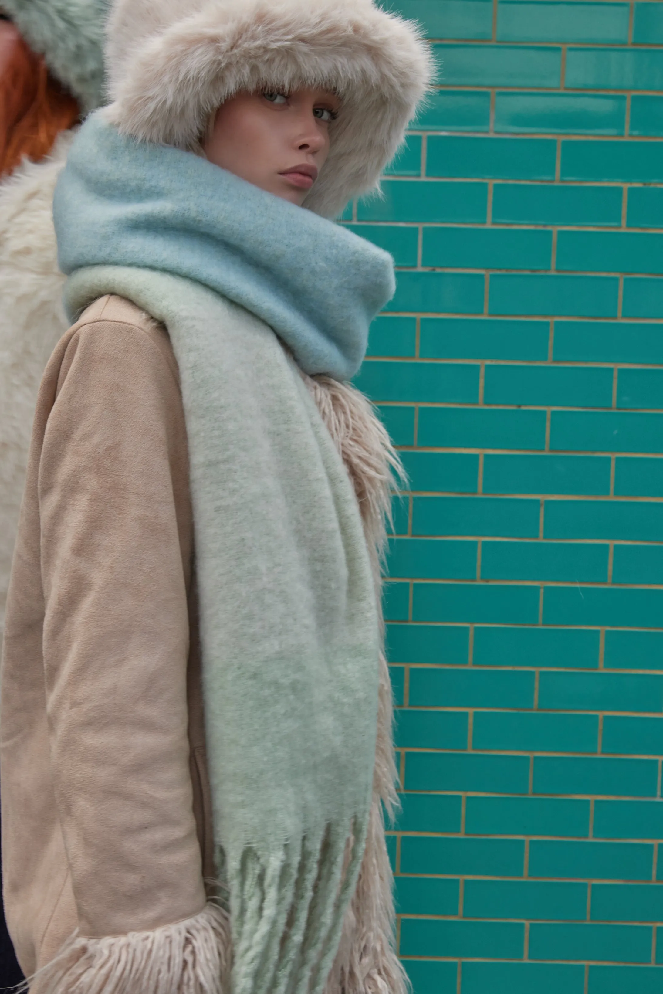 Oversized Chunky Blanket Stripe Scarf in Blue and Green