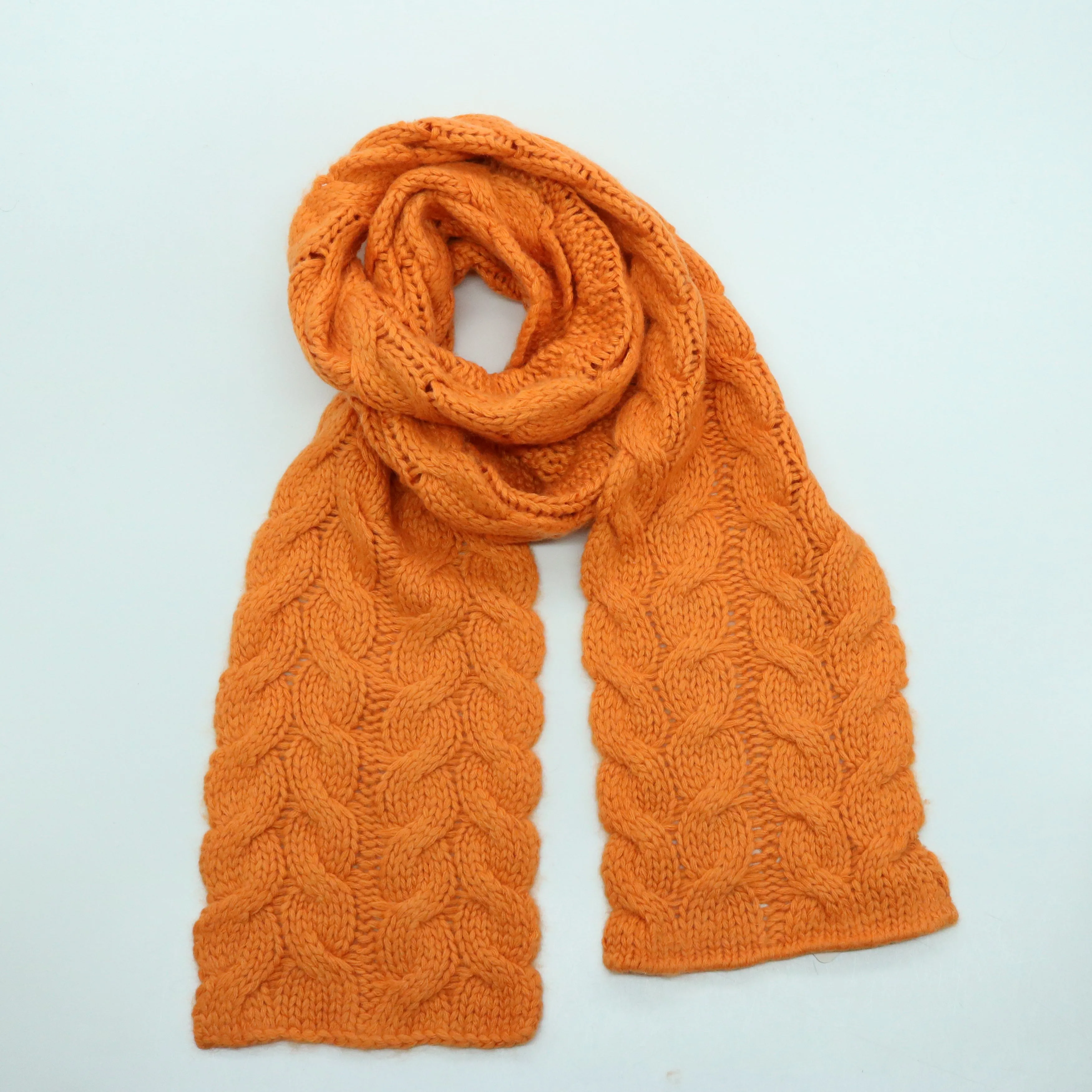 SCARF IN CABLES DESIGN