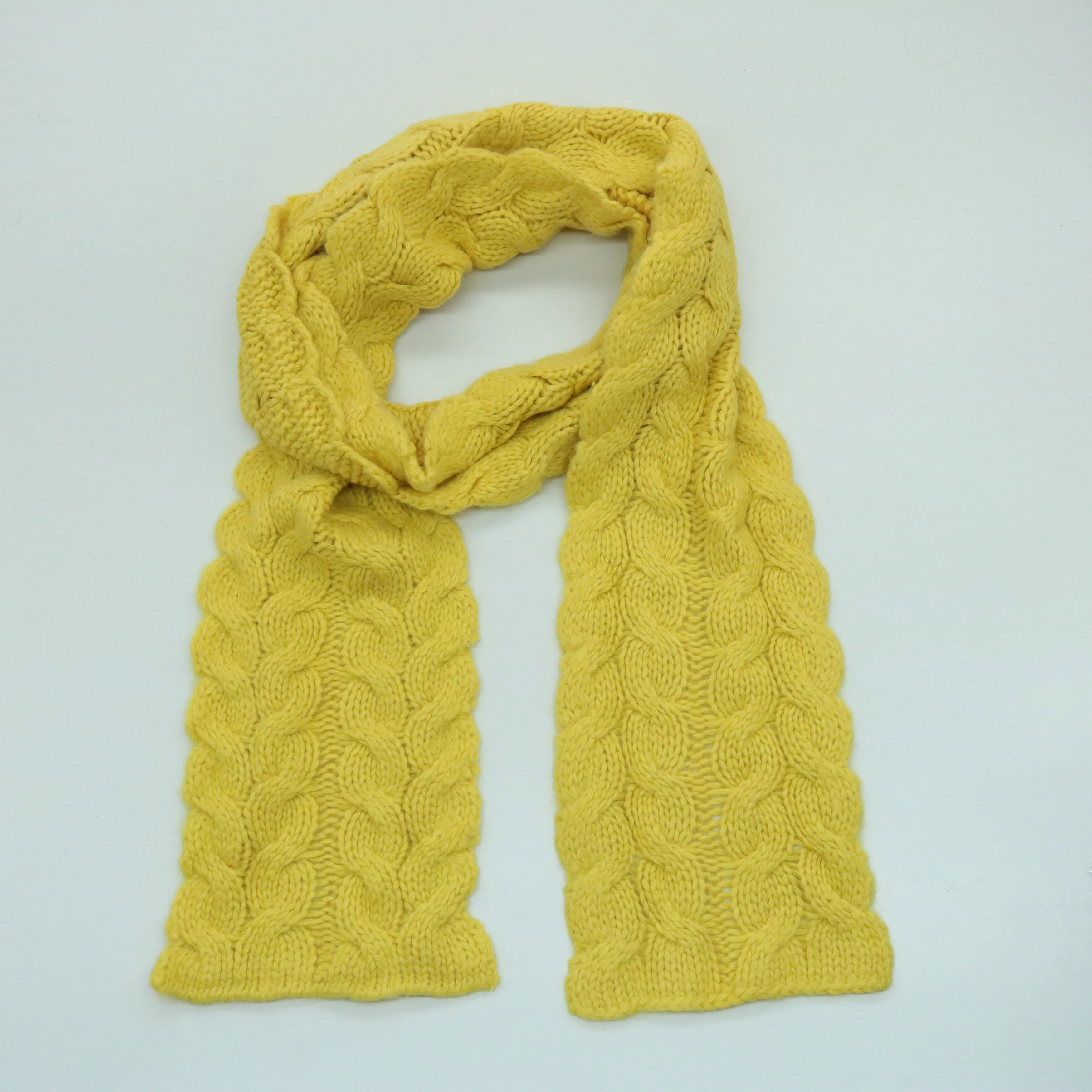 SCARF IN CABLES DESIGN